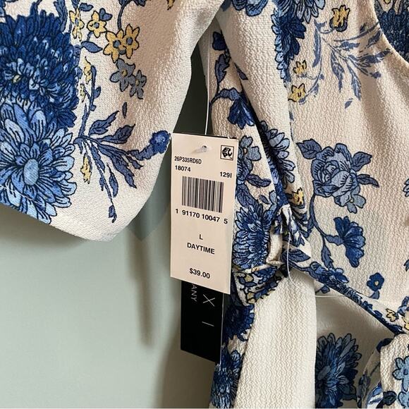 TRIXXI Floral Open Back Romper New - Picture 5 of 7